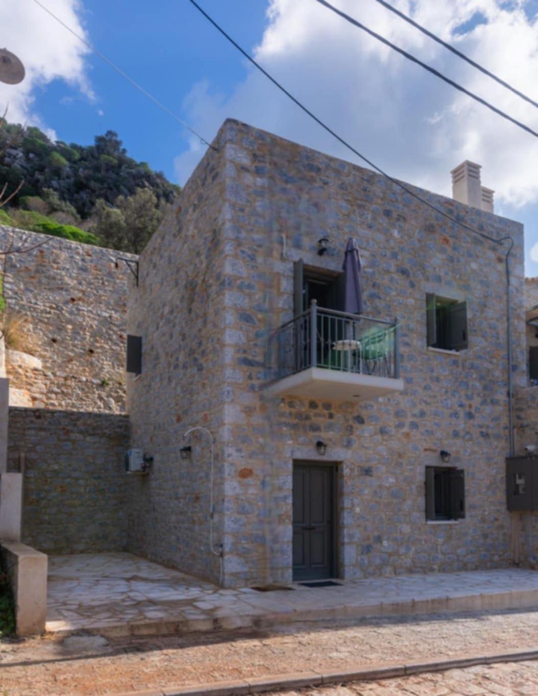Vina'S Stone House Limeni Exterior foto